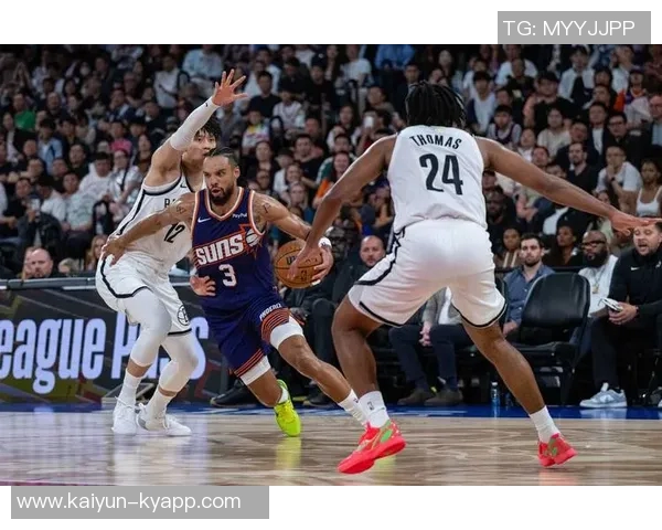 中国赛半场战报布克贡献11分曾凡博未登场托马斯状态火热助太阳暂时领先篮网