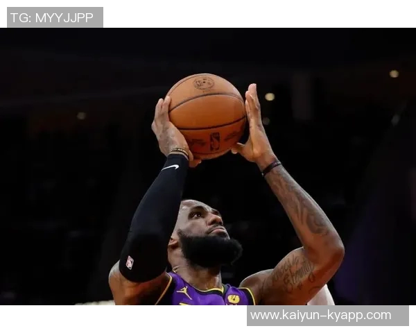 詹姆斯分享人生智慧：面对批评勇往直前才能成就卓越与自我价值