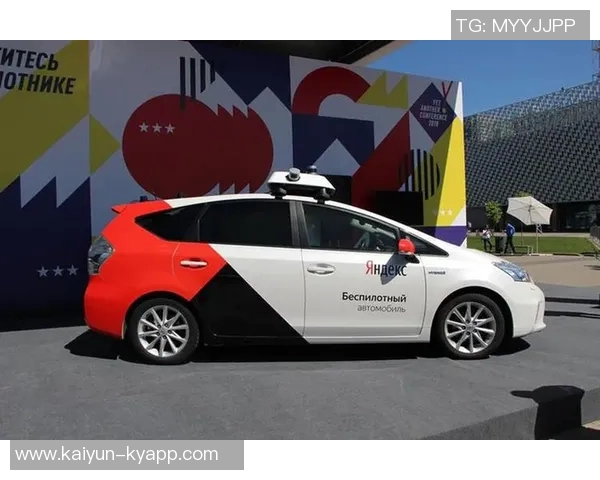 卢卡为队友Pedal送上全轮驱动S系列双电机车最高时速可达36英里