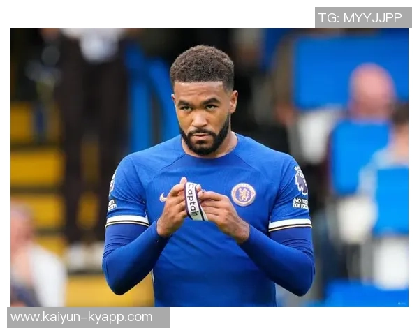 詹姆斯专注精神引领球队AD称其对教练和队友要求严格