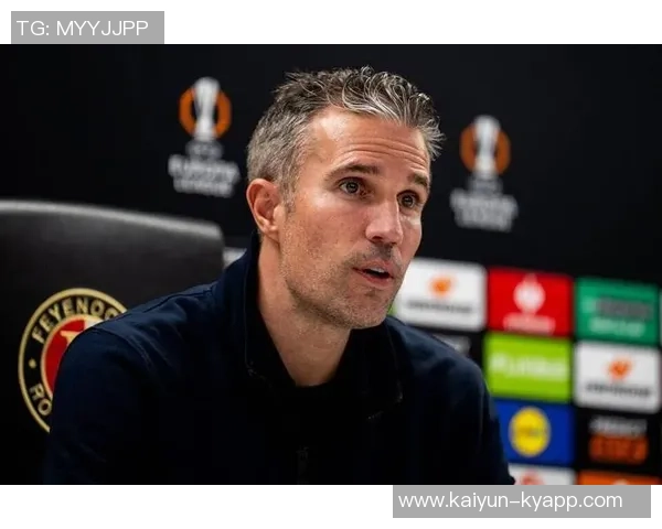 范佩西执教危机加剧费耶诺德连续四场不胜荷甲积分差距扩大至11分