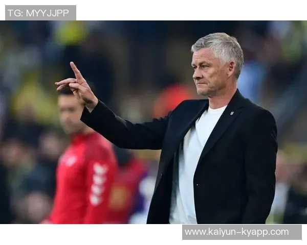 天空报道曼联与索尔斯克亚和卡里克接触或将任命新主帅