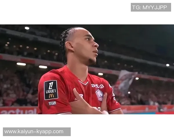 绝平巴黎伊桑与姆巴佩庆祝合影展现兄弟情深与奋斗历程 绝平巴黎伊桑与姆巴佩庆祝合影展现兄弟情深与奋斗历程